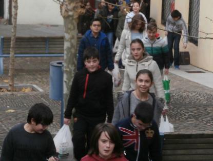 Entrega de alimentos (Navidad solidaria 2015) - Foto 6